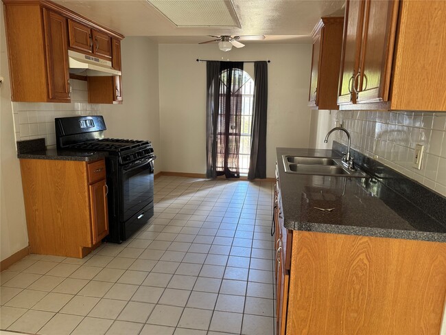 Building Photo - 9835 Eblen Dr