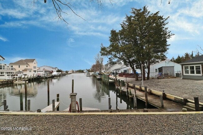 Building Photo - 701 Chesapeake Dr