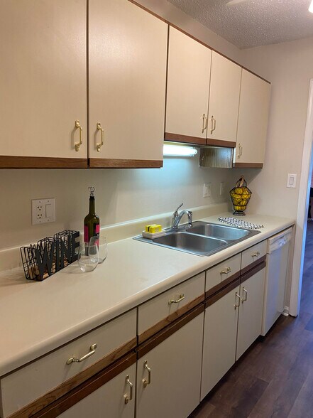 Building Photo - 3812 Summerwood Ct