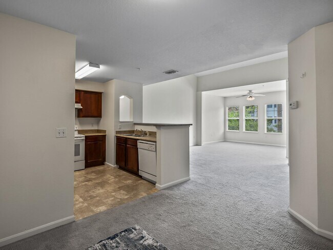 Building Photo - 2801 Chancellorsville Dr