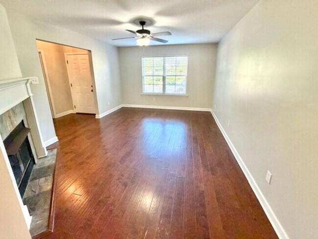 Building Photo - Gated Community 4 Bedroom 2.5 Bath Home In Southeast Memphis