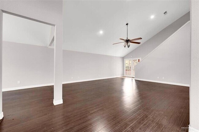 Building Photo - 817 Cimarron Dr