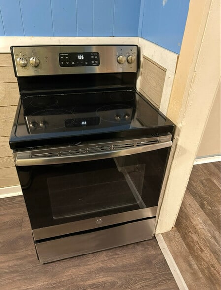 Building Photo - 474 N 3rd St