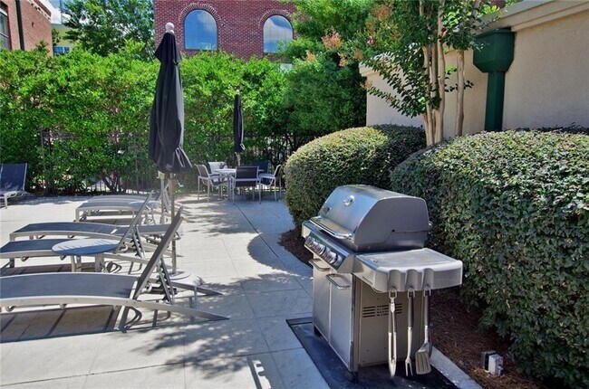 Building Photo - 791 Wylie St SE