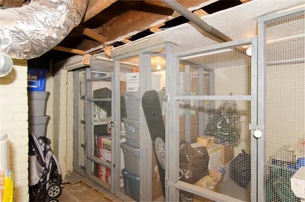 Building Photo - 154 Boylston St