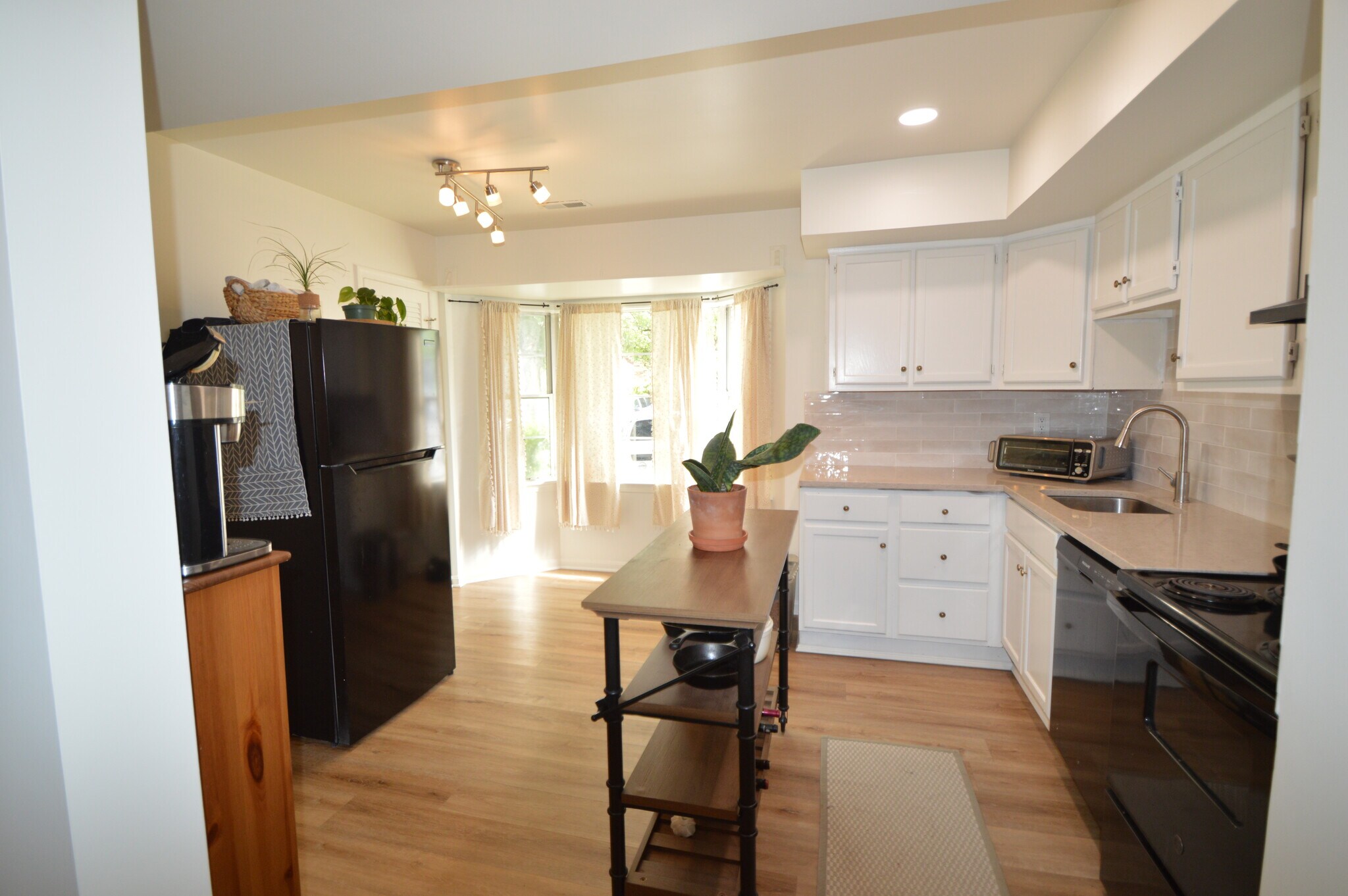 Kitchen - 3337 Ladino Ct