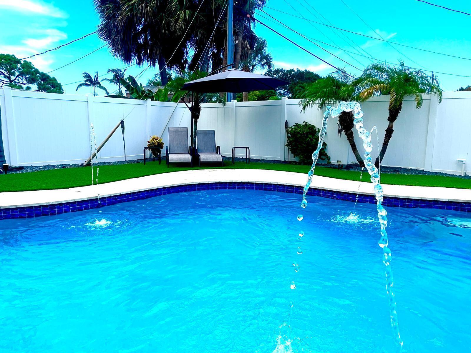 Building Photo - 801 SE 14th St