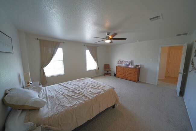 Building Photo - Spacious Schertz Home with Game Room - Realtor Commission: $500