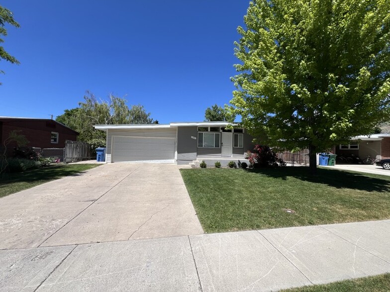 Building Photo - 1451 Lynnwood Ave