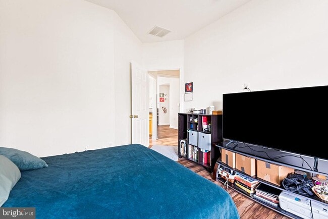 Building Photo - 8202 Catbird Cir