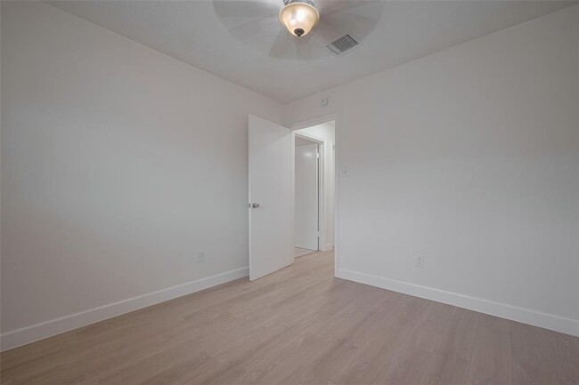 Building Photo - 16250 Rancho Blanco Dr
