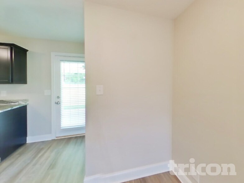 Building Photo - 633 Battery Ct