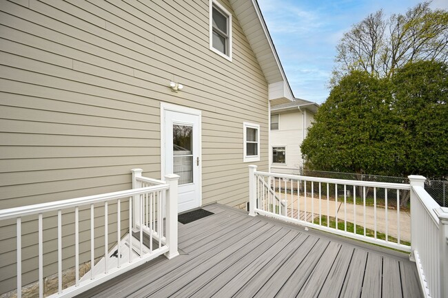 Building Photo - 387 N Montclair Ave