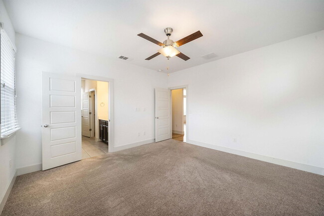 Building Photo - 1408 Casa Dr