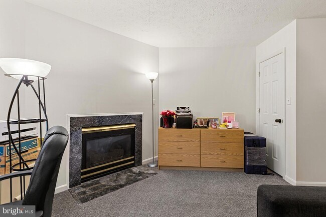 Building Photo - 2609 Claybrooke Dr