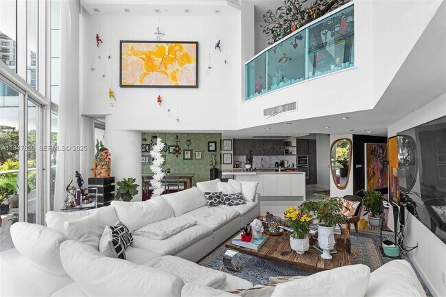 Building Photo - 2127 Brickell Ave