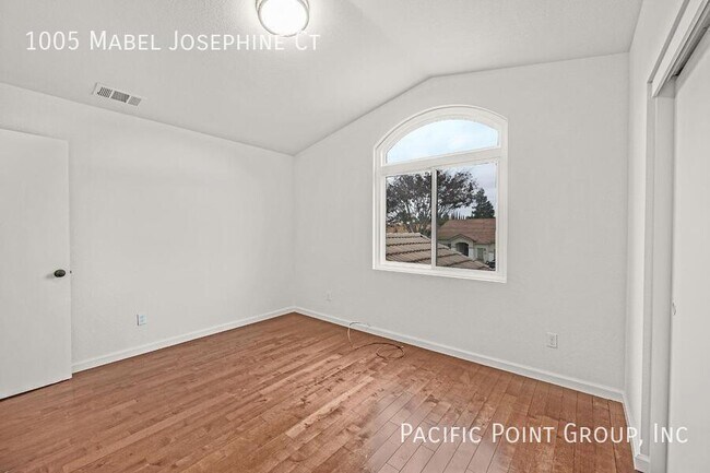 Building Photo - 1005 Mabel Josephine Ct