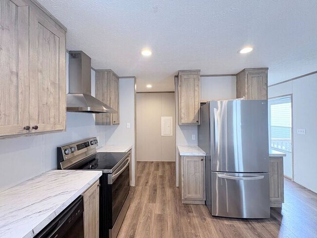 Building Photo - 10610 State Rte 762