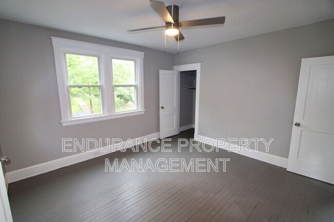 Building Photo - 22 Glen Este Pl
