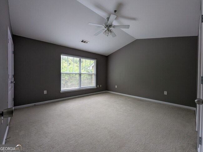 Building Photo - 490 S Barnett Shoals Rd
