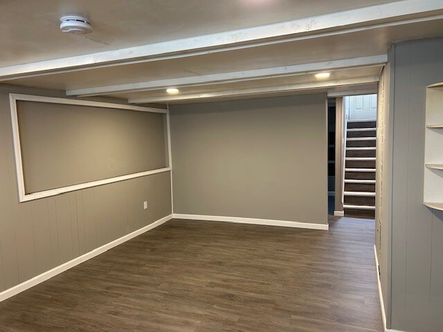 Building Photo - 6461 Almont Dr