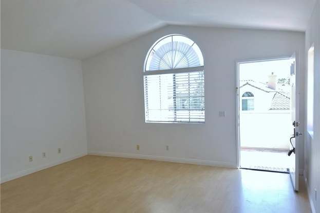 Building Photo - 18 Via Terrano