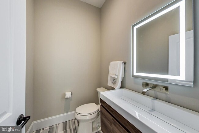 Building Photo - 3104 Sleepy Hollow Rd