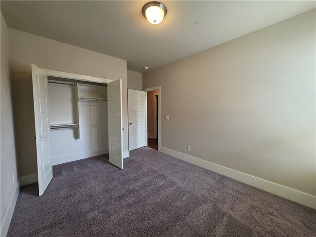 Building Photo - 616 Mill Pond Wy