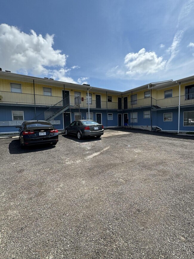 Floorplan - Village West Apartments