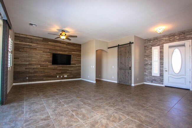 Building Photo - 4 Bedrooms in Granville