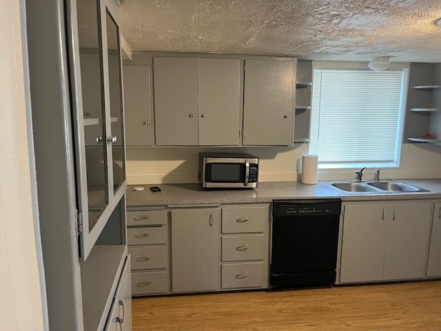 Building Photo - 423 14th Ave N