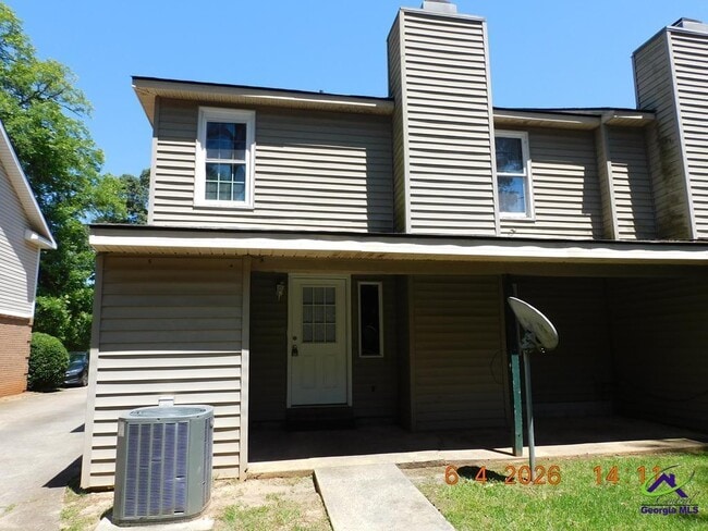 Building Photo - 1215 Macon Rd
