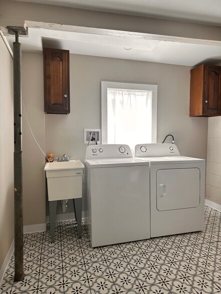 Laundry Room - 1111 Garfield St