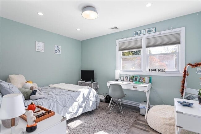 Building Photo - 4 James St