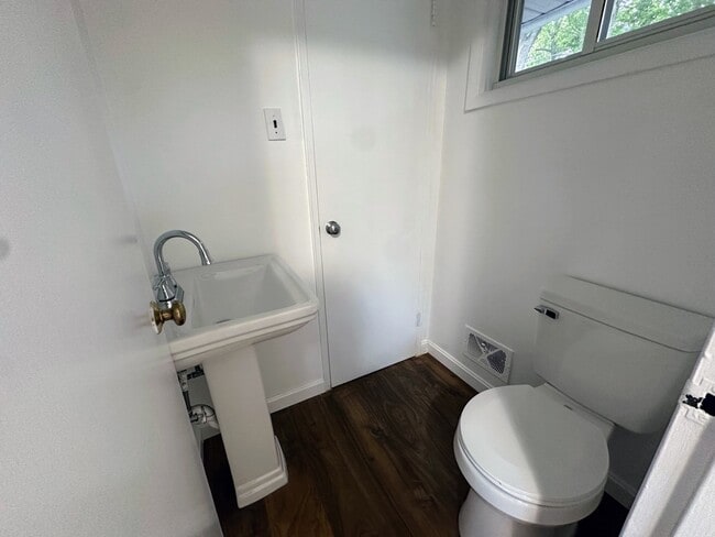 Building Photo - 17 Bridle Path