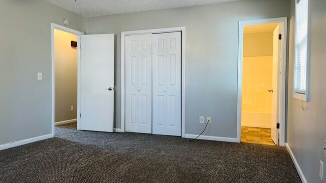 Building Photo - Completely updated 3 bedroom 2 bath home in Lagrange! Must see!