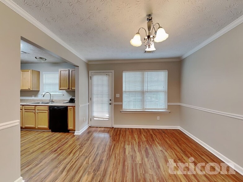 Building Photo - 254 Summit View Dr