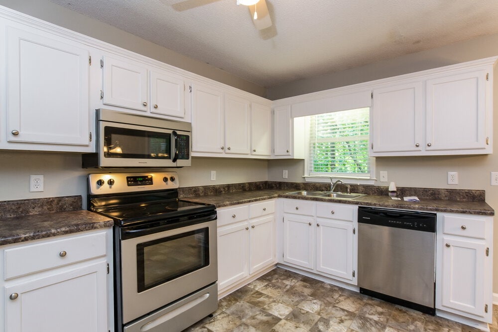 Building Photo - 18 Black Water Dr