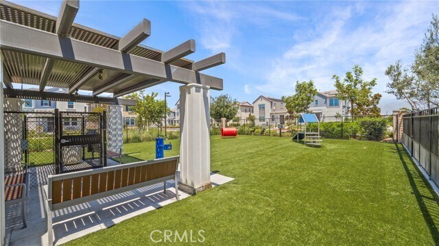 Building Photo - 16282 Meadowhouse Ave