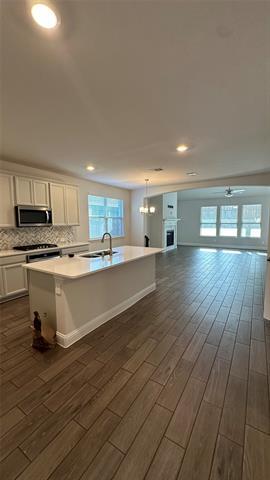 Building Photo - 406 Parkford Dr