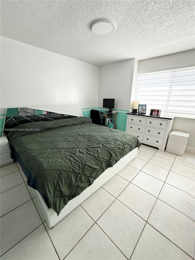 Building Photo - 6489 SW 129th Ave