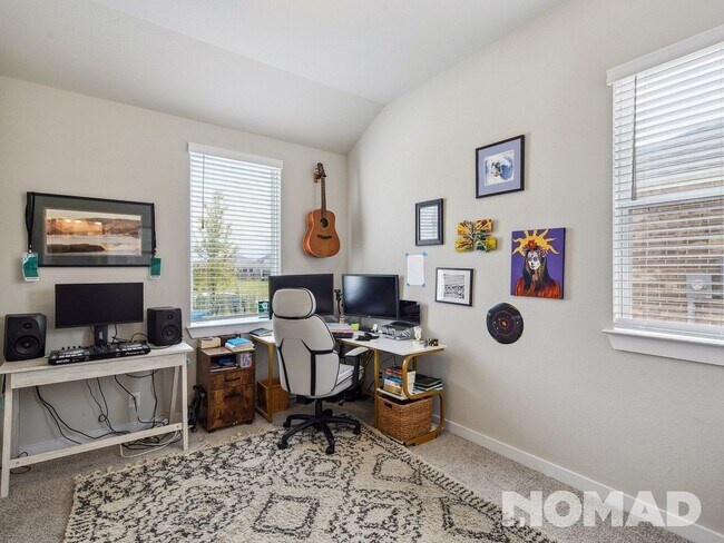 Building Photo - Updated 4-Bed, 3-Bath Home in Creekside – ...