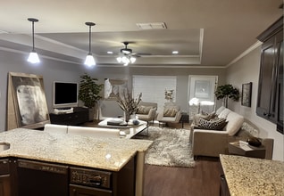 Building Photo - 167 Oakview Ct