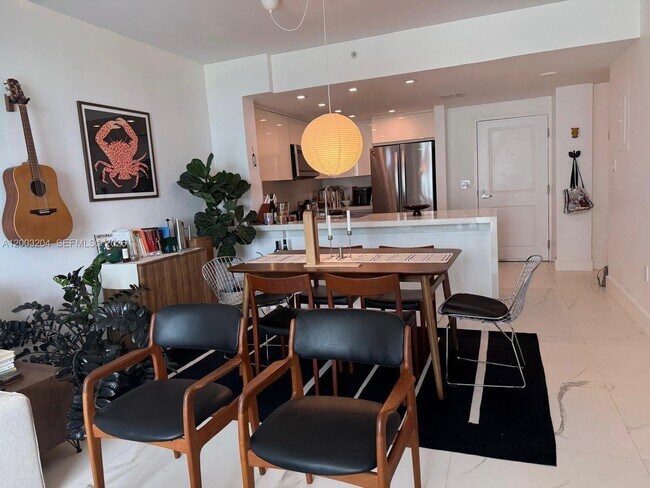 Building Photo - 1250 S Miami Ave