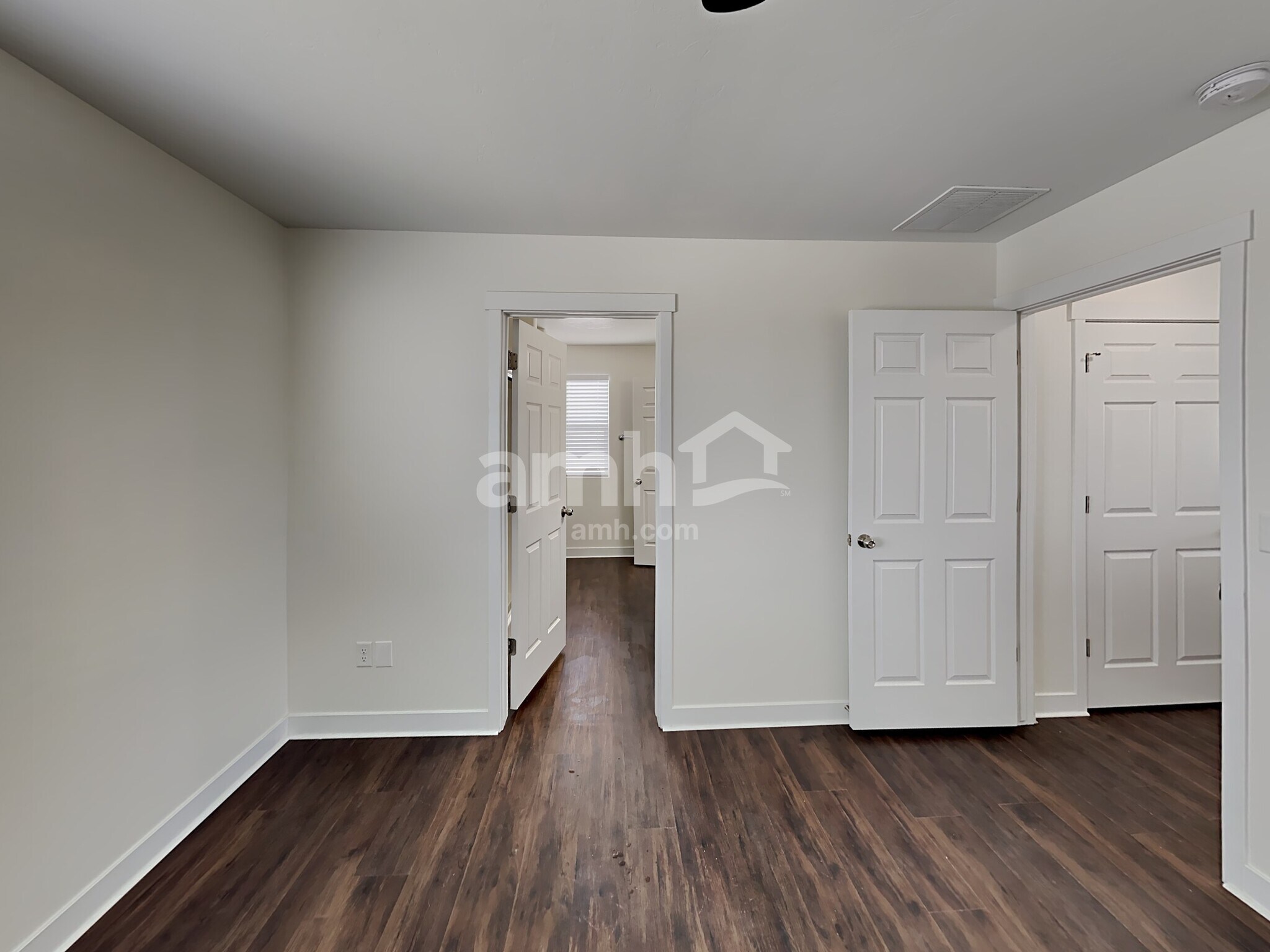 Building Photo - 574 Fireside Ln
