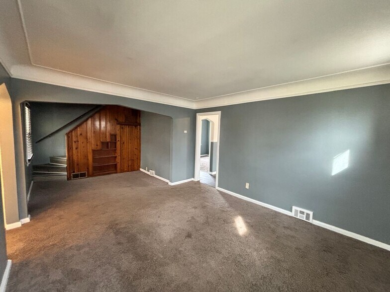 Building Photo - 13425 Georgiana Ave