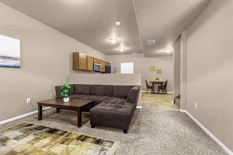 Building Photo - 7684 Sand Lake Heights