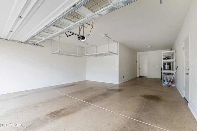 Building Photo - 1527 W Windhaven Ave