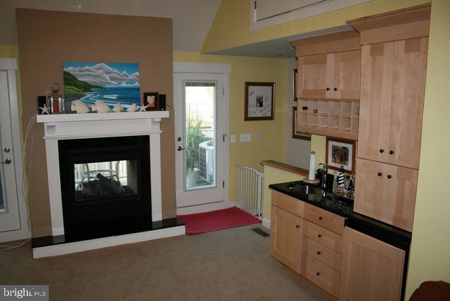 Building Photo - 2731 Linden Ln