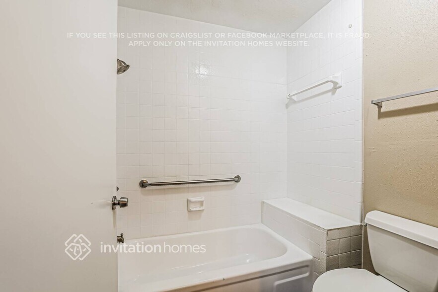 Building Photo - 17318 Shrub Oak Dr